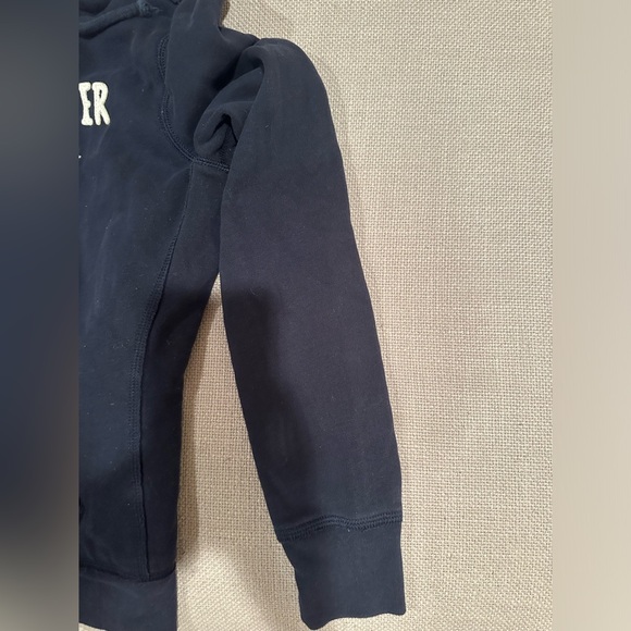 Hollister Women's Black Hoodie - Picture 11 of 16